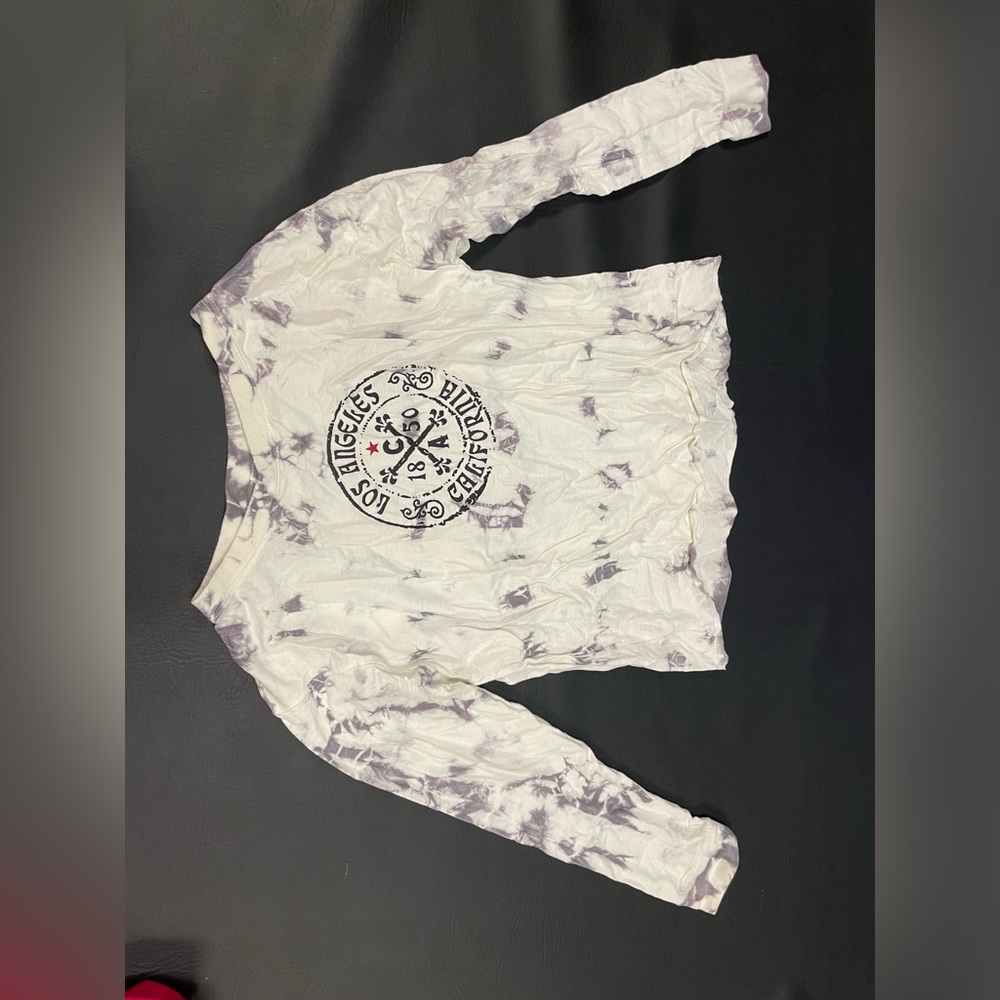 Women’s grey and white long sleeve T-shirt